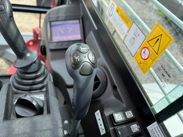 takeuchi-tb280fr-image-22