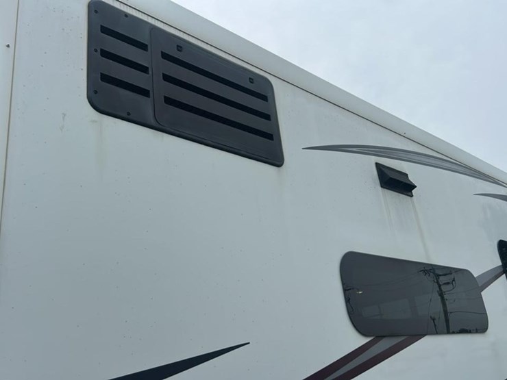 #139-•-2022-grand-design-solitude-310gk-camper-image-35