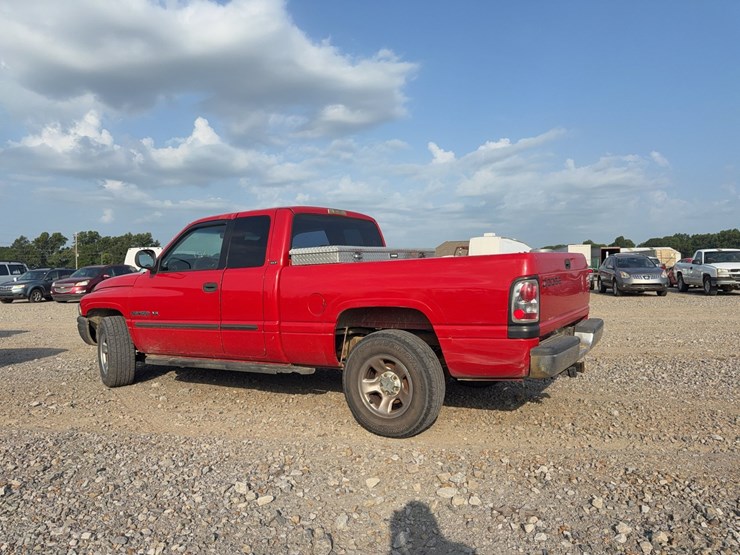 2001-dodge-ram-1500-image-3