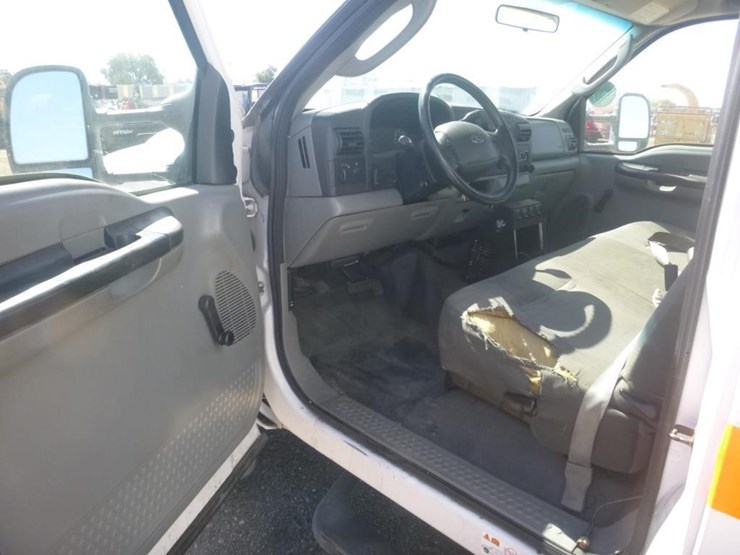 2005-ford-f450-image-9