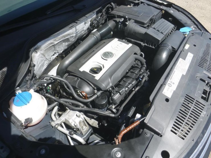 2012-volkswagen-tiguan-image-11