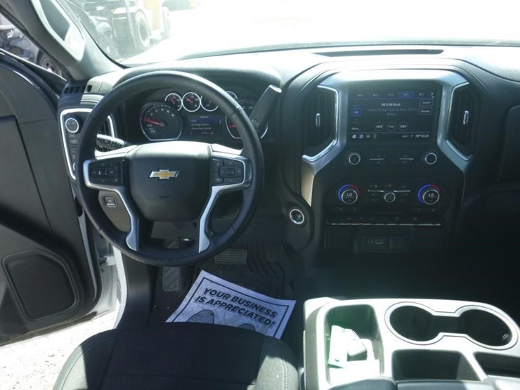 2022-chevrolet-1500-image-9