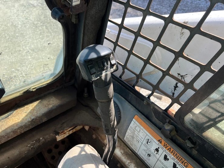 2005-bobcat-s250-image-25