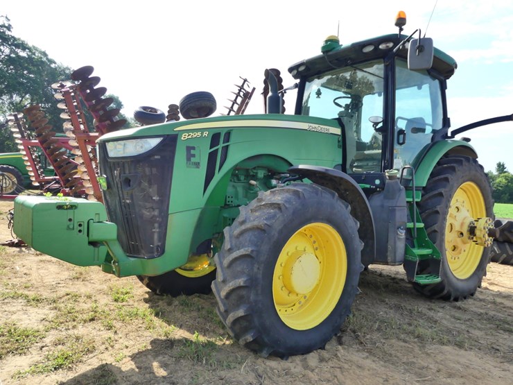 2015-john-deere-8295r-image-2