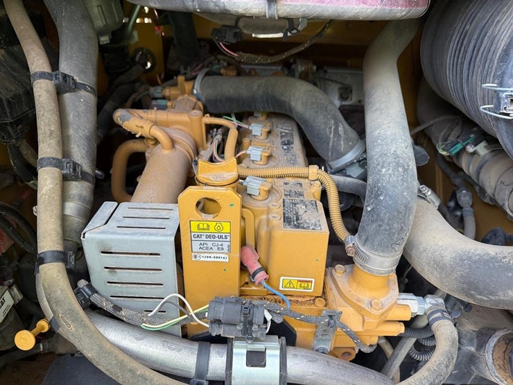 2015-caterpillar-262d-image-16