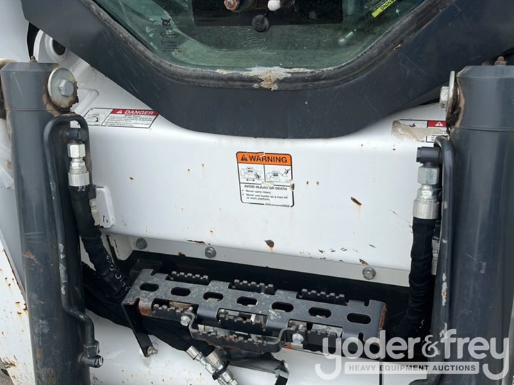 2022-bobcat-t870-image-23
