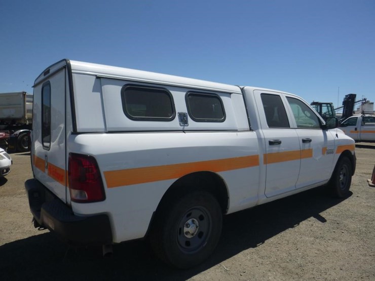 2015-dodge-1500-image-3