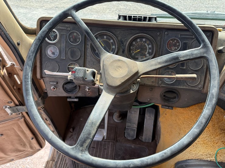 1984-international-cof9670-image-60