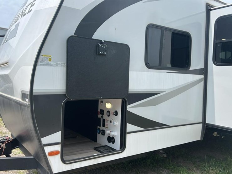 #141-•-2024-alliance-rv-delta-281bh-camper-image-33