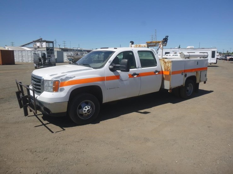 2008-gmc-3500-image-1