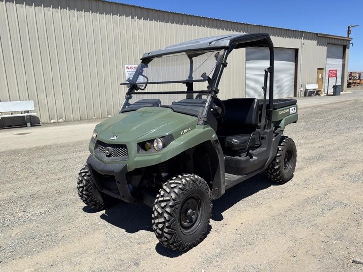 2014-john-deere-gator-xuv-550-image-1
