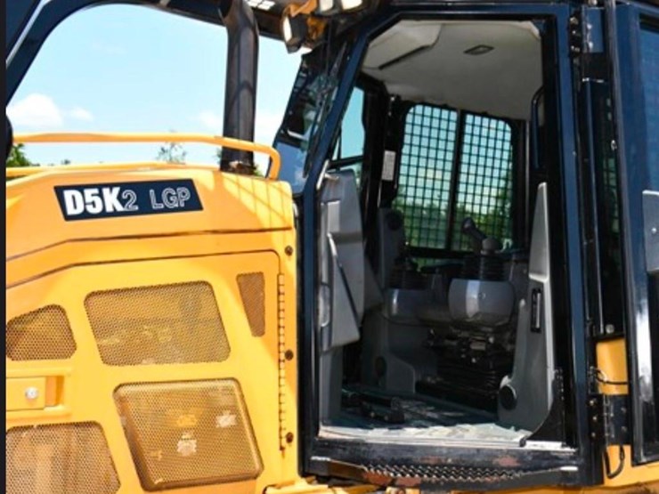 2016-caterpillar-d5k2-lgp-image-7