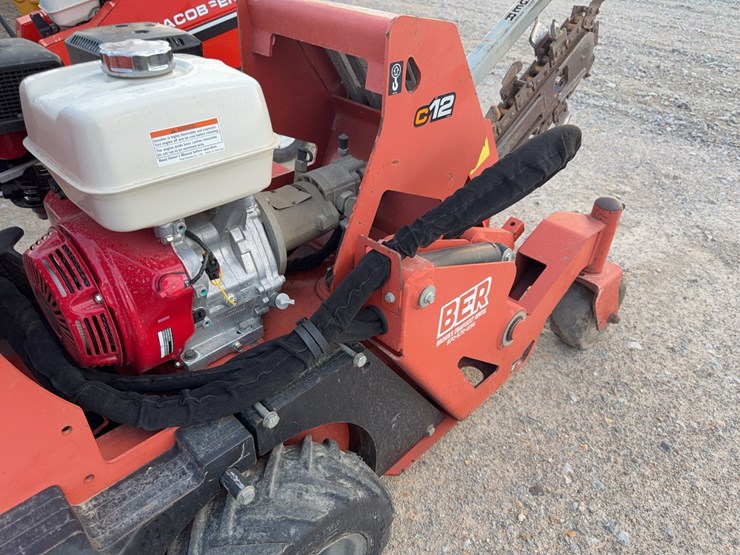 ditch-witch-c12-image-17