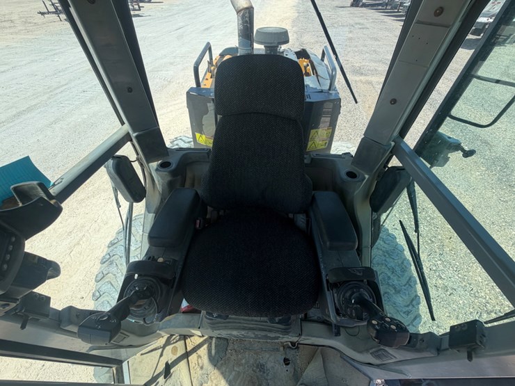 2008-caterpillar-12m-image-9