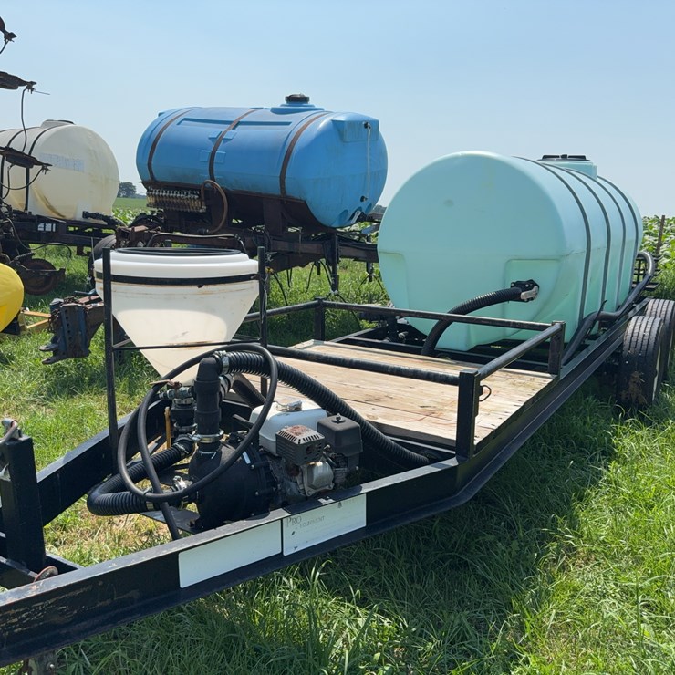 1000 gallon Nurse tank and trailer