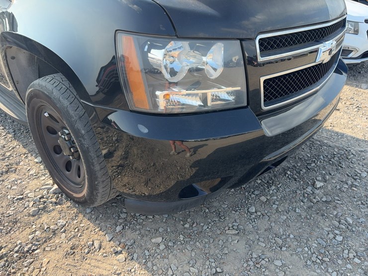 2014-chevrolet-tahoe-image-27