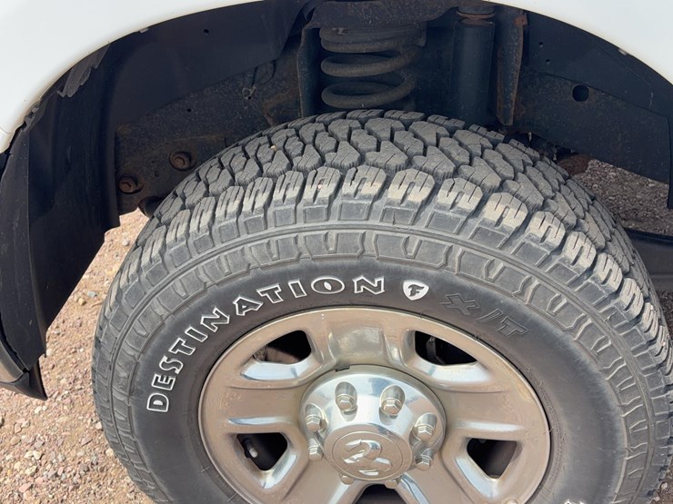 2015-dodge-3500-image-29