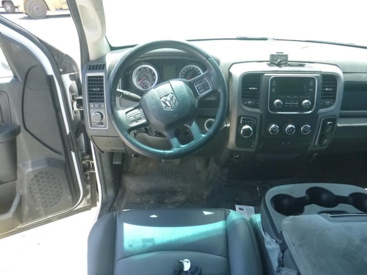 2015-dodge-1500-image-9