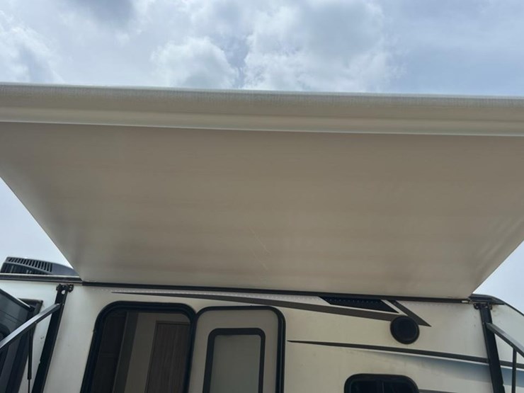 #142-•-2022-keystone-passport-grand-touring-series-2870rl-camper-image-21