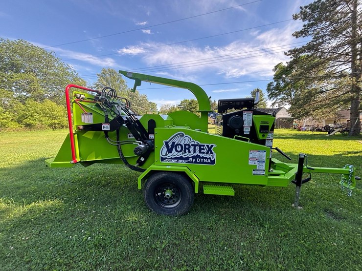 #157-•-2024-vortex-v12-31-towable-brush-chipper-image-27