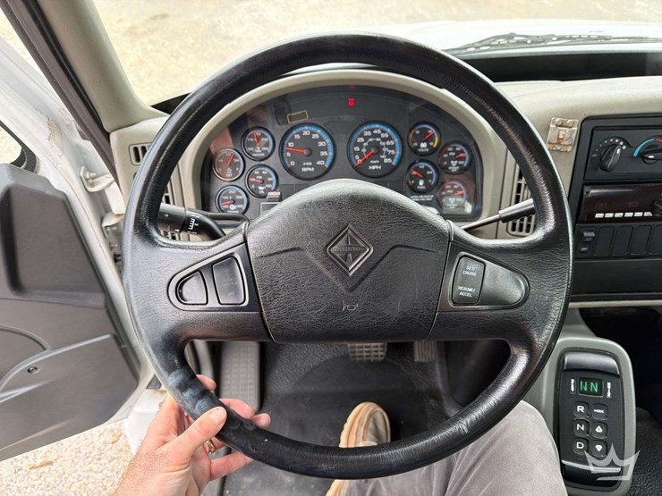 2017-international-durastar-4300-image-51