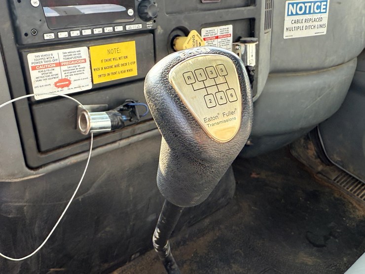 2007-international-durastar-4300-image-117