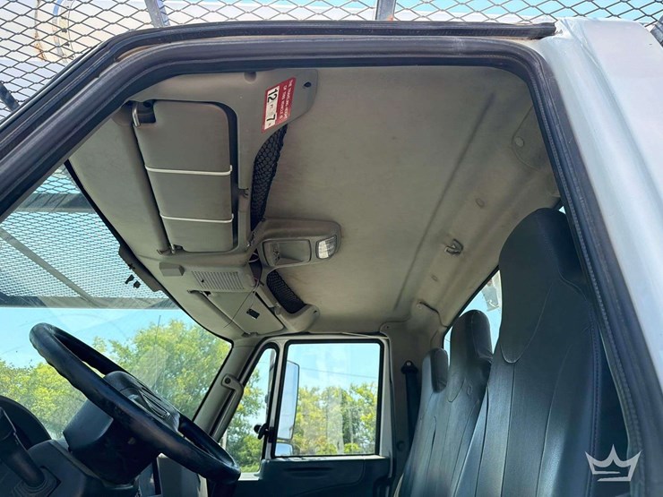 2013-international-durastar-4300-image-43