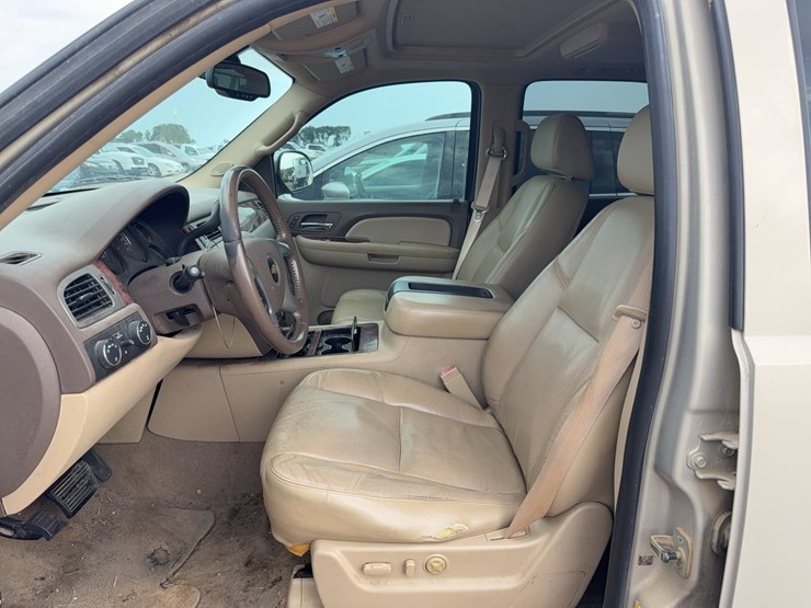 2009-chevrolet-tahoe-image-27