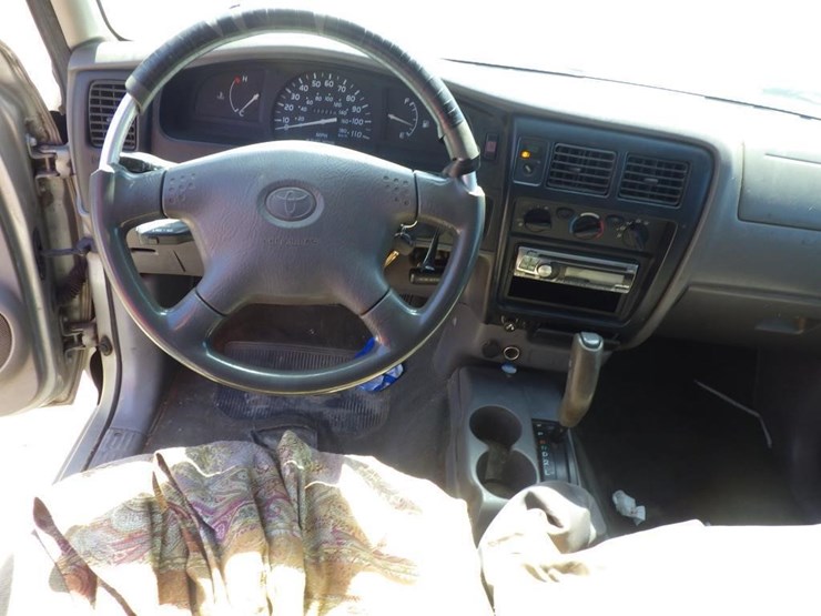 2004-toyota-tacoma-image-7