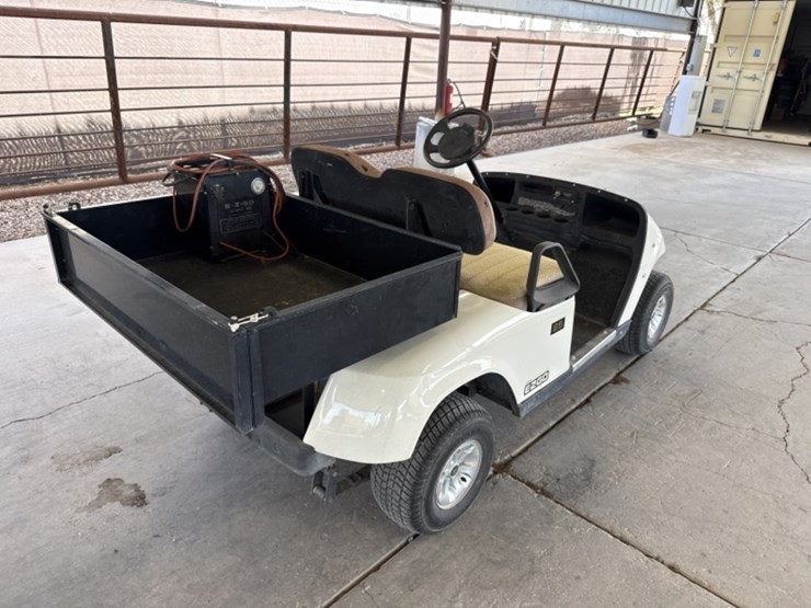 2004-ez-go-golf-cart-image-6