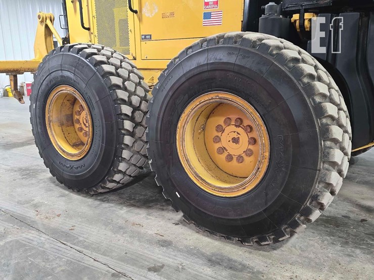 2013-caterpillar-14m-image-32