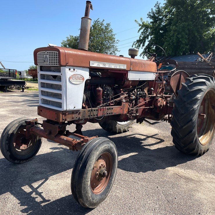 #2102 • Farmall 560 Tractor