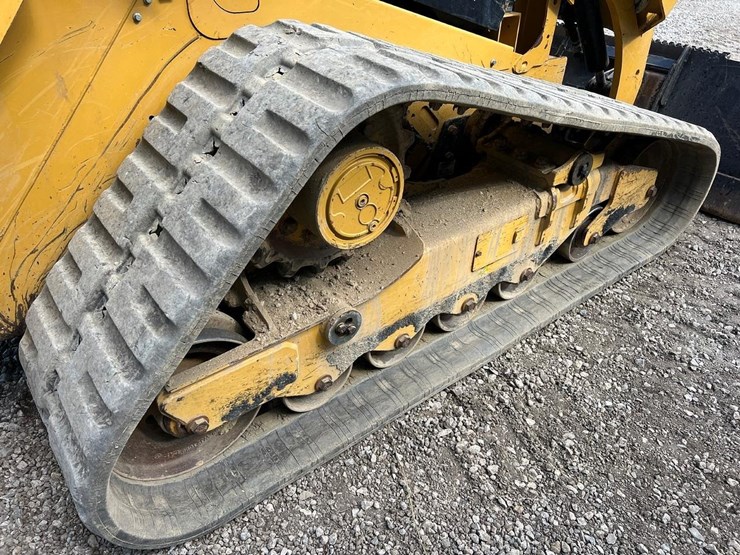 2022-caterpillar-279d3-image-18