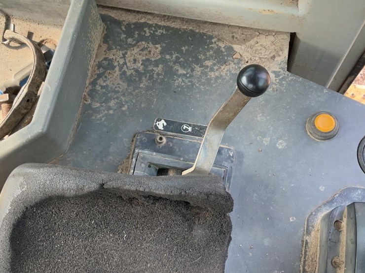 2005-deere-655c-image-17