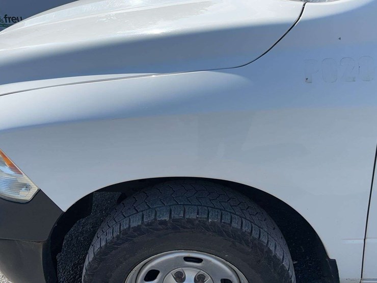 2019-ram-1500-classic-image-25