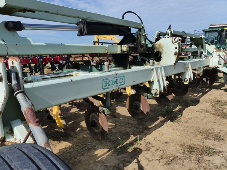 kmc-12-row-hydraulic-fold-rip-strip-rig-image-9