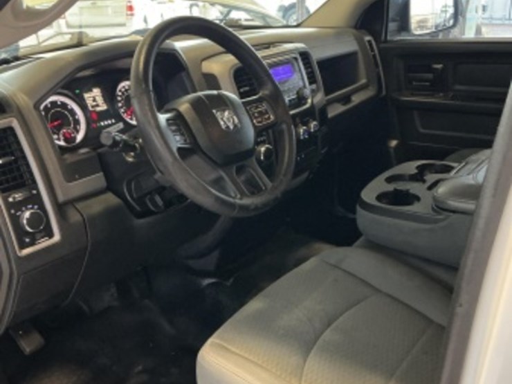 2016-dodge-1500-image-23