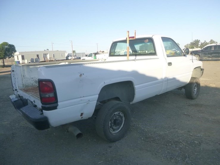 1996-dodge-ram-2500-image-4