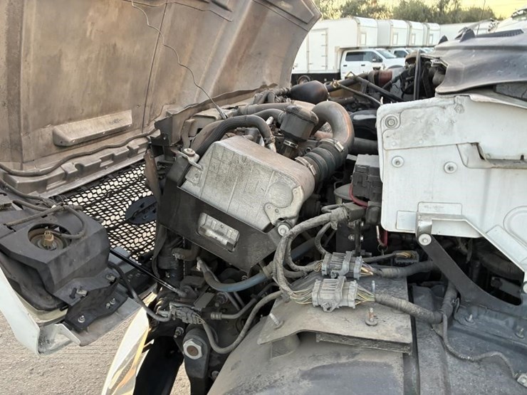 2016-ford-f650-xlt-image-9