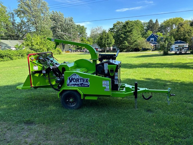#157-•-2024-vortex-v12-31-towable-brush-chipper-image-8