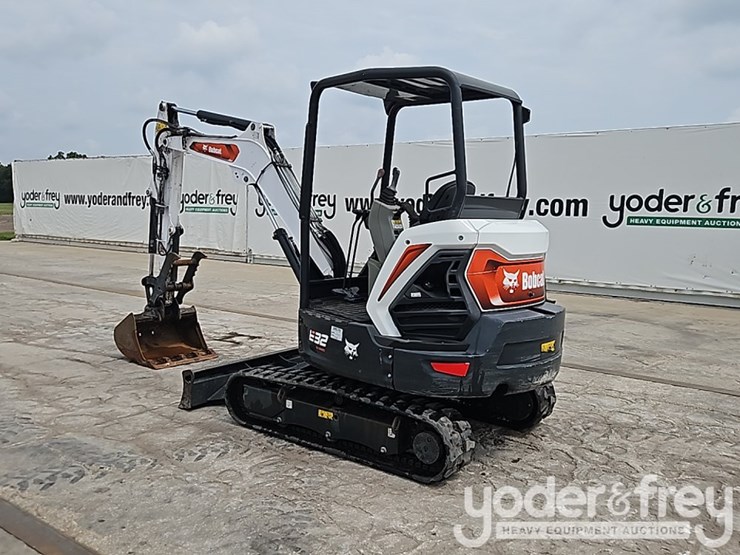 2022-bobcat-e32-image-4