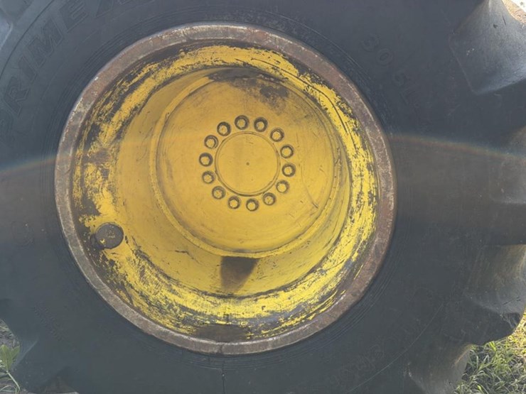 2015-deere-648l-image-23