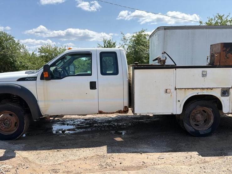 2013-ford-f550-image-2