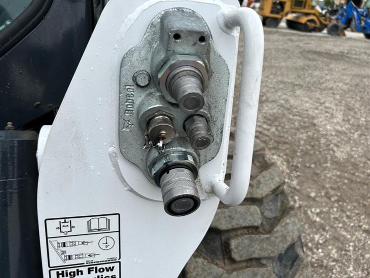 2024-bobcat-s650-image-11