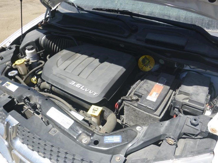 2014-dodge-grand-caravan-image-10