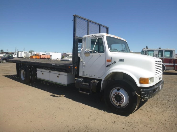 2001-international-4700-image-2