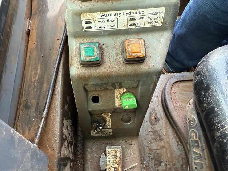 2019-takeuchi-tl8-image-26