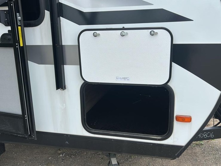 #140-•-2025-grand-design-imagine-xls-22mle-camper-image-13