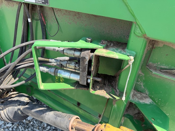 john-deere-630f-image-15