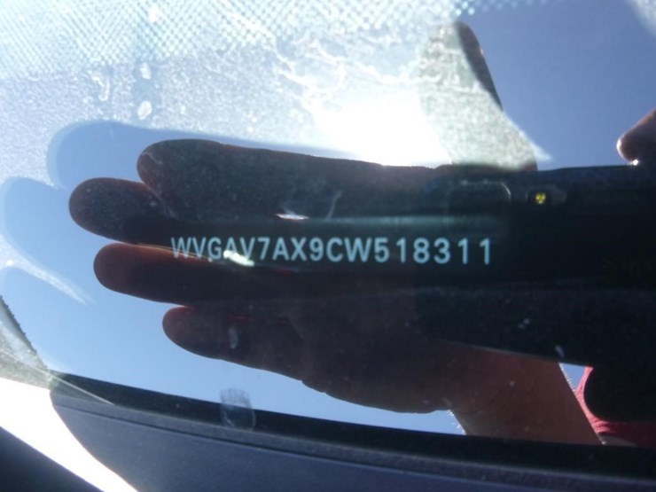 2012-volkswagen-tiguan-image-15
